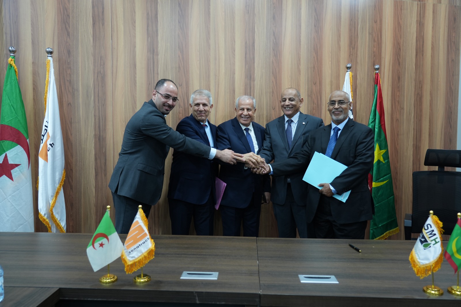 سوناطراك الجزائرية تدرس إمكانية إنشاء شركة مختلطة لتوزيع وتسويق المواد البترولية في موريتانيا