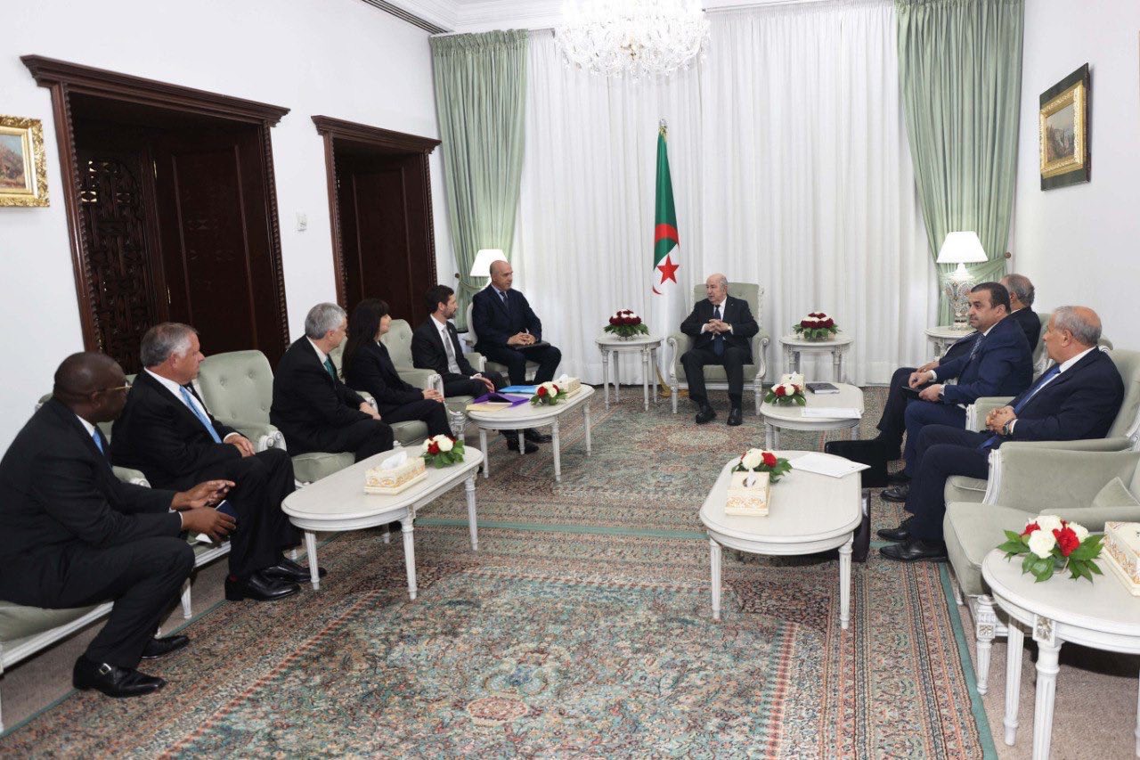الرئيس الجزائري يستقبل وفدا عن شركة شيفرون الأمريكية