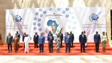 قمة إيكاس في مالابو