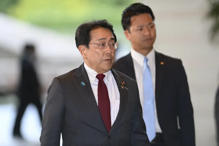 المفاوض الياباني بشأن الرسوم الجمركية الأمريكية ريوسي أكازاوا