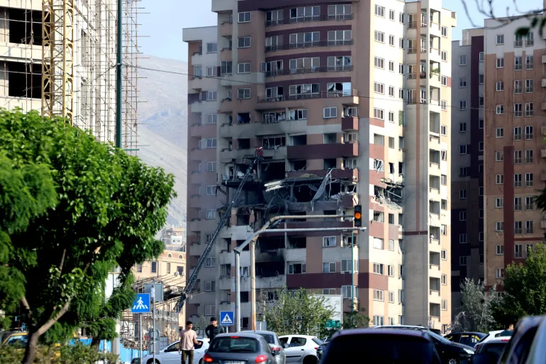 غارات صهيونية على مناطق عدة بطهران