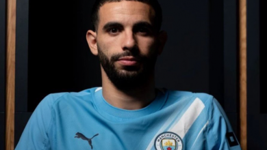 آيت نوري يغيب عن التشكيل الأساسي في أول مباراة بقميص مانشستر سيتي