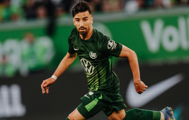 تشلسي الإنجليزي مهتم بالتعاقد مع الدولي الجزائري عمورة