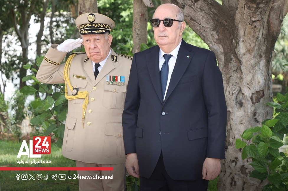 الرئيس الجزائري يترأس بقصر الشعب مراسم الحفل السنوي لتقليد الرتب وإسداء الأوسمة