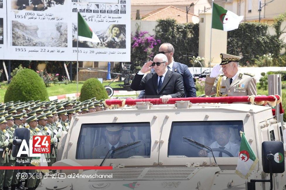 الرئيس الجزائري يشرف بالأكاديمية العسكرية لشرشال على مراسم الحفل السنوي لتخرج الدفعات