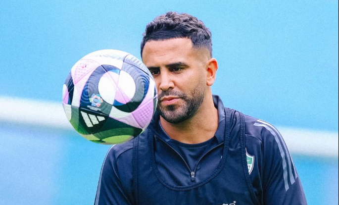 محرز في التشكيلة المثالية للدوري السعودي