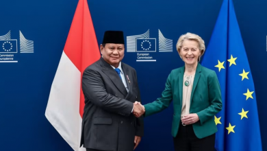 رئيسة المفوضية الأوروبية والرئيس الإندونيسي