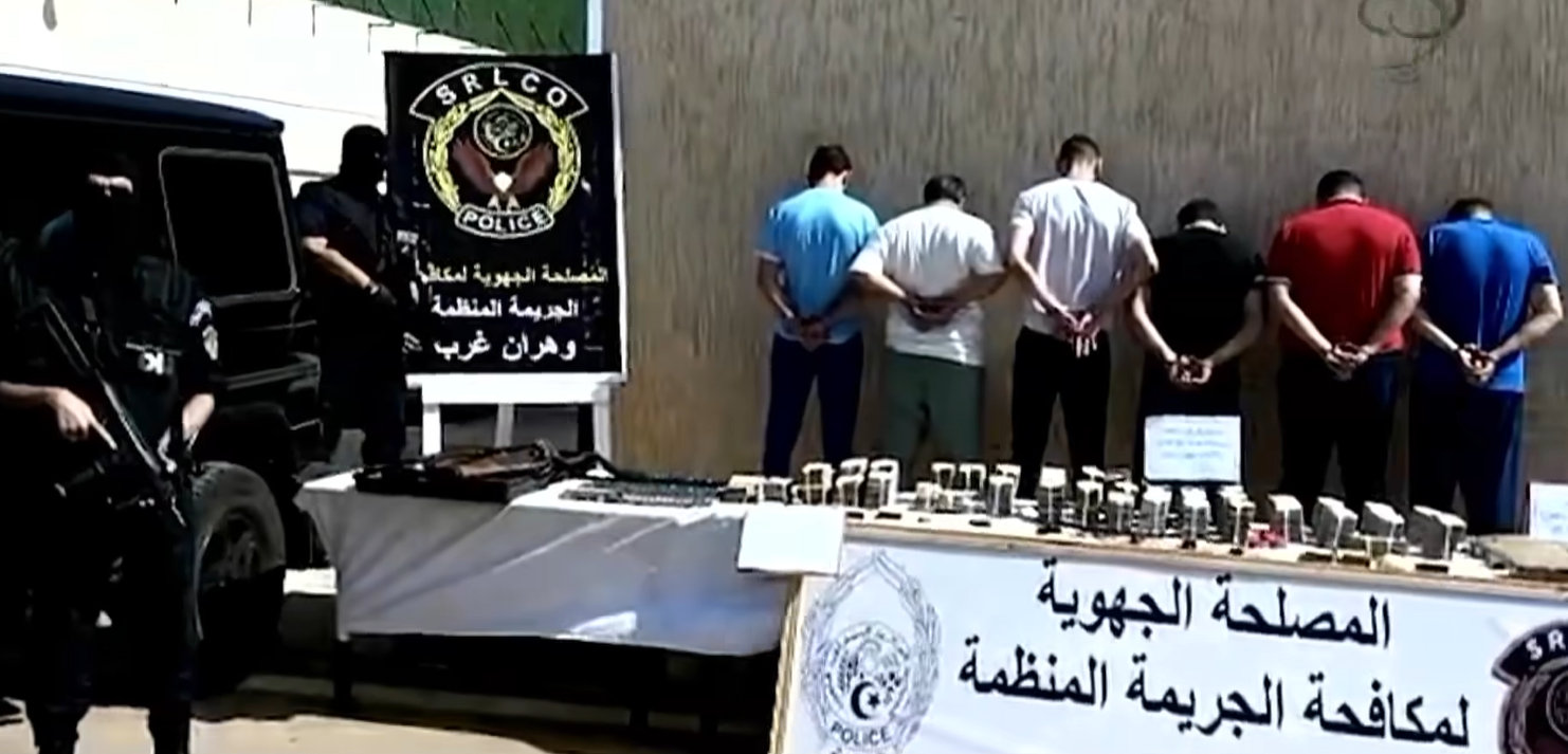 الأمن الجزائري يفكّك شبكة إجرامية ينطلق نشاطها من المغرب