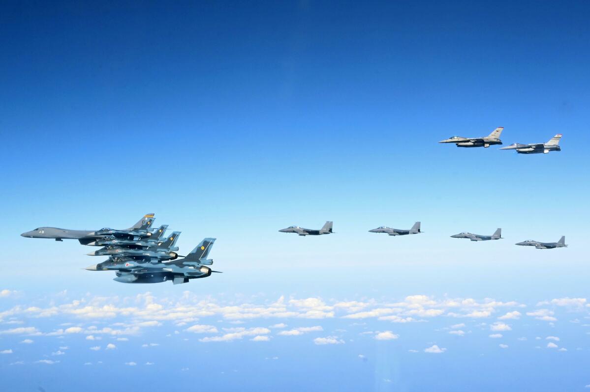 Trilateral Air Drills by South Korea, Japan, and U.S. Coincide with Defense Talks in Seoul