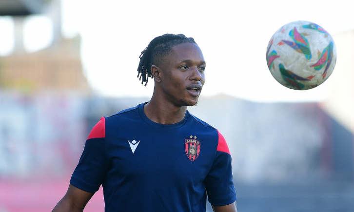 اتحاد الجزائر يعلن تعاقده مع الكاميروني شي مالون