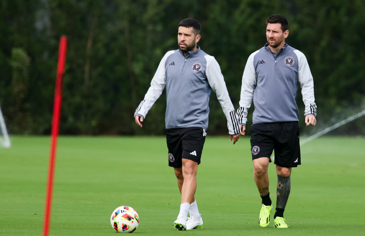 إيقاف ميسي وألبا بسبب غيابهما عن مباراة نجوم الدوري الأمريكي