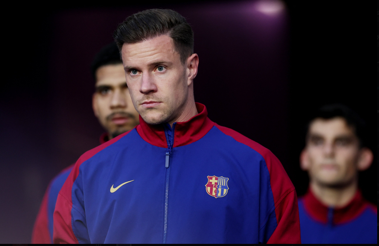 حارس برشلونة تير شتيغن يخضع لعملية جراحية ويغيب عن الميادين