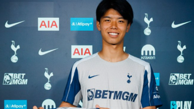 توتنهام يعلن ضم المدافع الياباني كوتا تاكاي