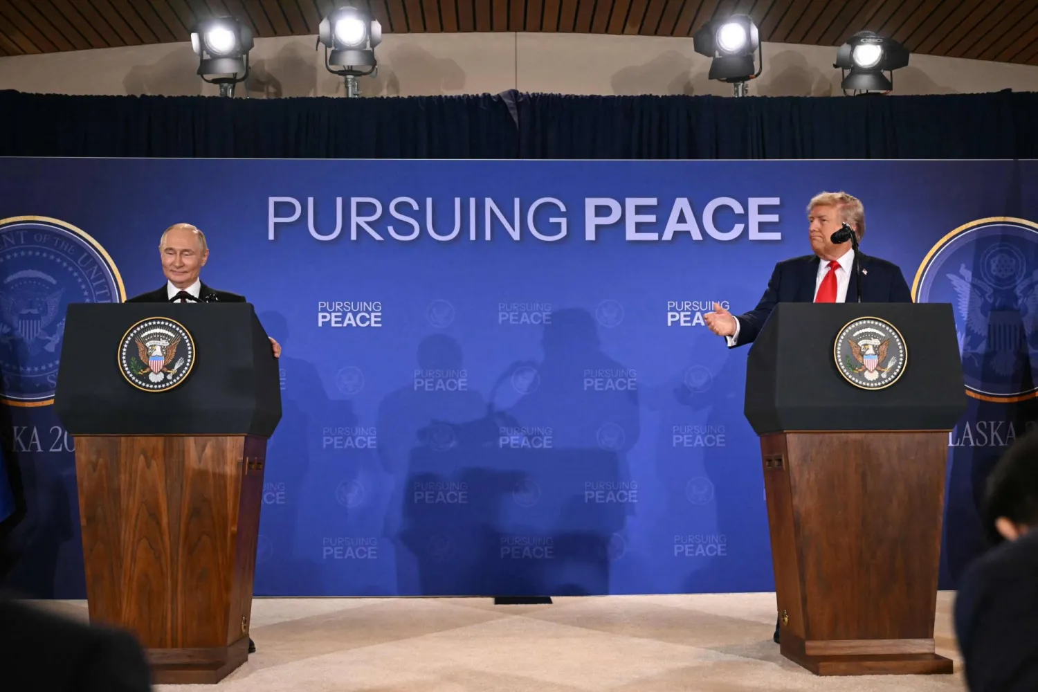 قمة ألاسكا بين بوتين وترامب
