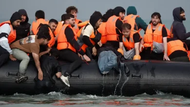 مهاجرون يعبرون "المانش"