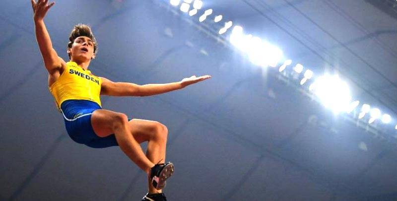 سجل البطل الأولمبي السويدي أرمان دوبلانتيـس رقمًا قياسيًا عالميًا جديدًا في القفز بالزانة، بعد أن تجاوز حاجز 6.29 متر في بطولة أقيمت بستوكهولم، محطّمًا رقمه السابق (6.28 متر).