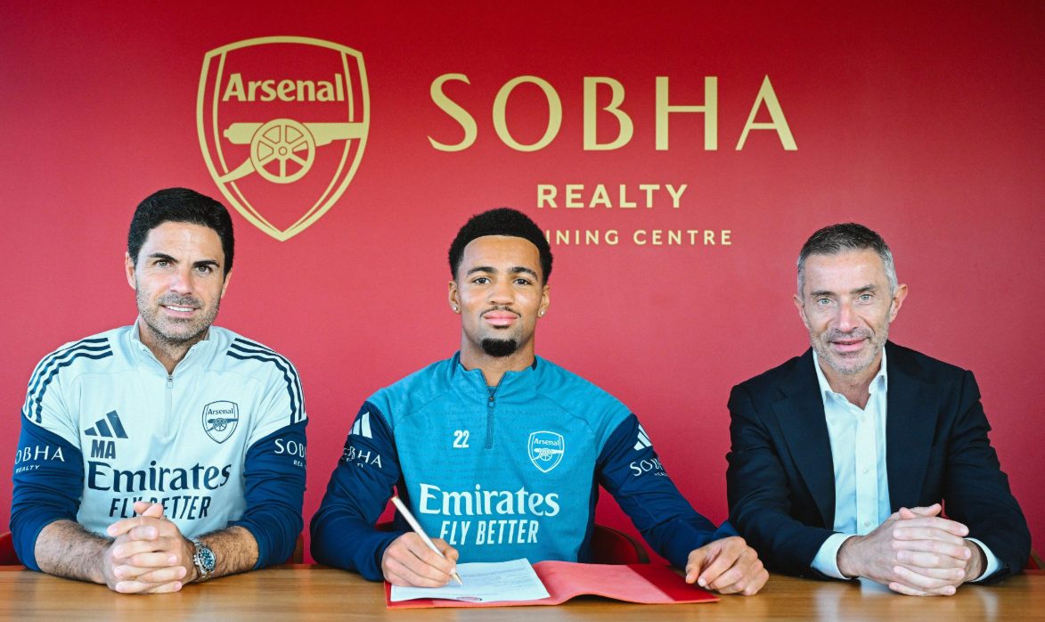 آرسنال يمدّد عقد لاعبه الشاب إيثان نوانيري