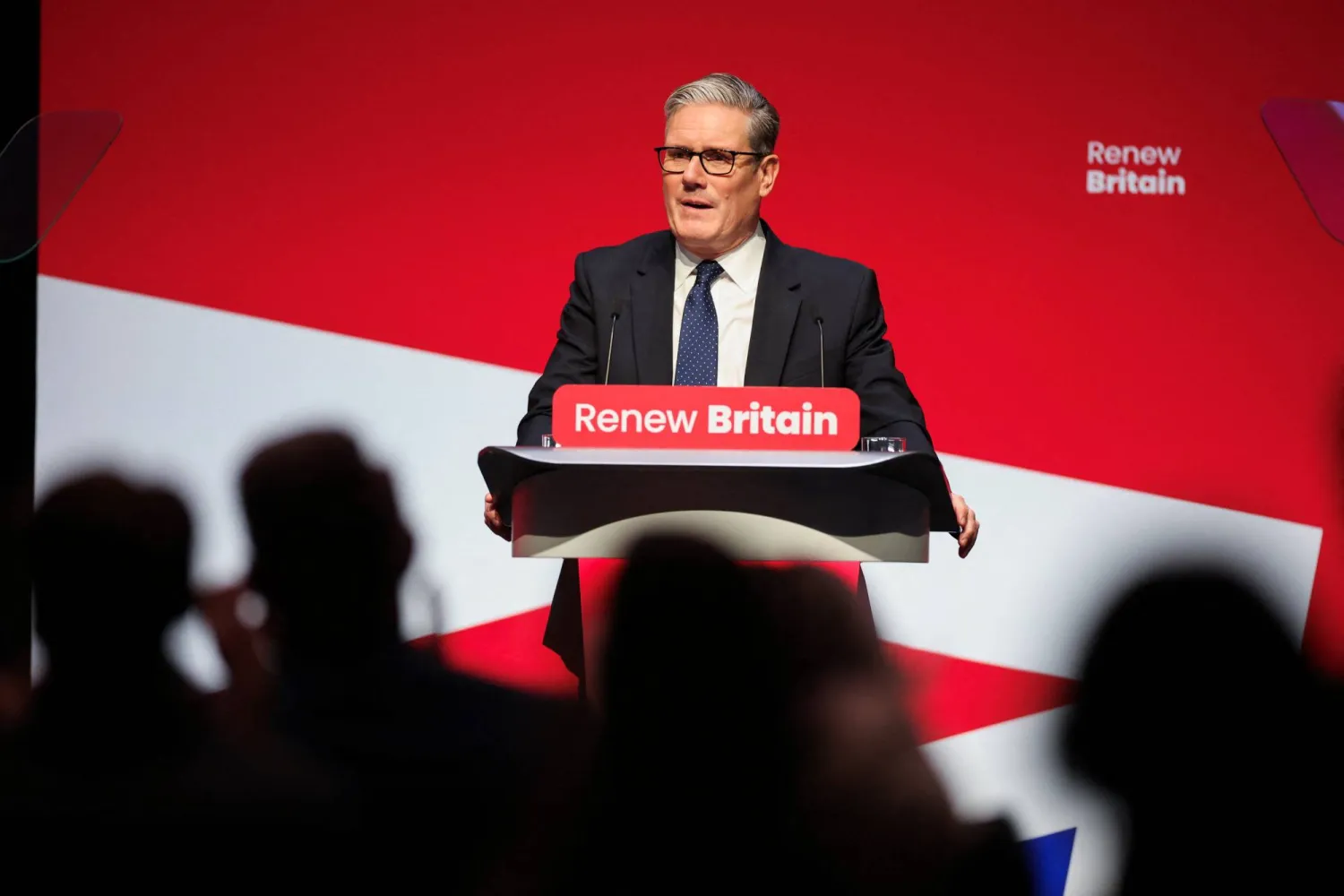 كير ستارمر خلال أشغال المؤتمر السنوي لحزب العمال البريطاني