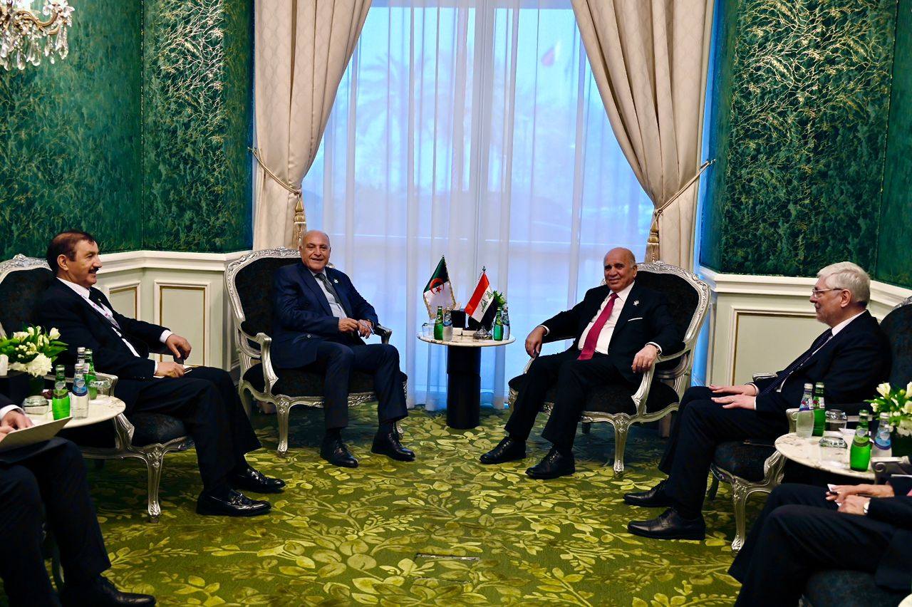 أحمد عطاف وفؤاد حسين يناقشان الأوضاع في الشرق الأوسط