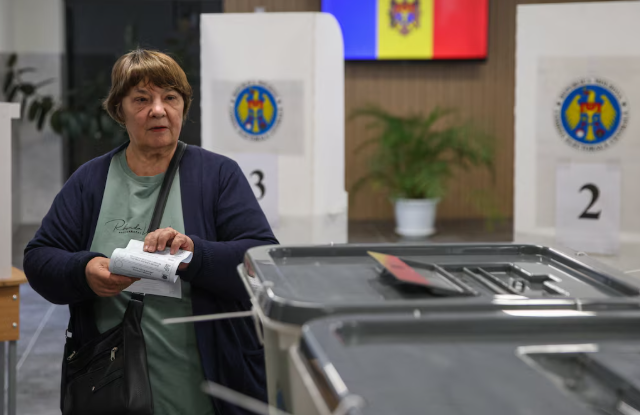 بدء التصويت في انتخابات برلمانية في مولدوفا