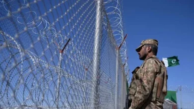باكستان تغلق حدودها مع أفغانستان عقب تبادل لإطلاق النار