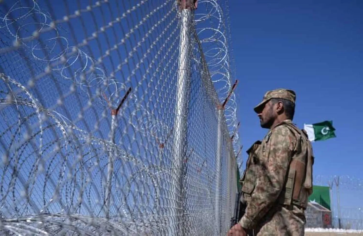 باكستان تغلق حدودها مع أفغانستان عقب تبادل لإطلاق النار