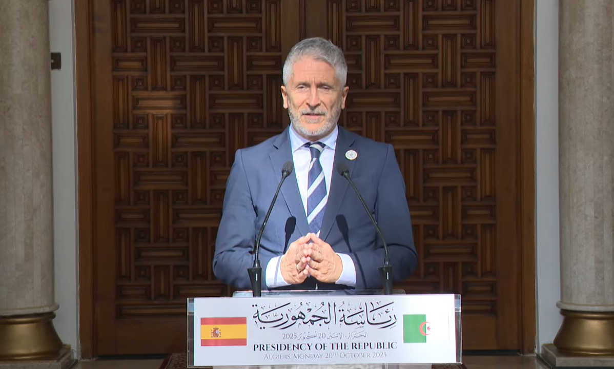 وزير الداخلية الإسباني فرناندو غراندي مارلاسكا غوميز