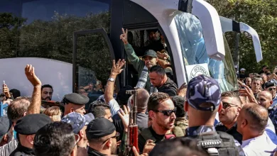 الاحتلال الصهيوني يفرج عن دفعة ثانية من المعتقلين الفلسطينيين