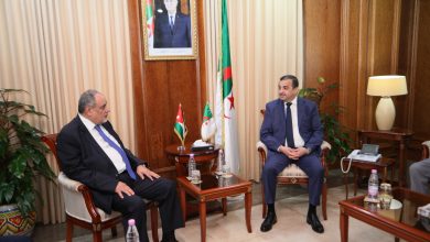 عرقاب يدعو إلى تكثيف التبادلات بين المؤسسات الجزائرية والأردنية