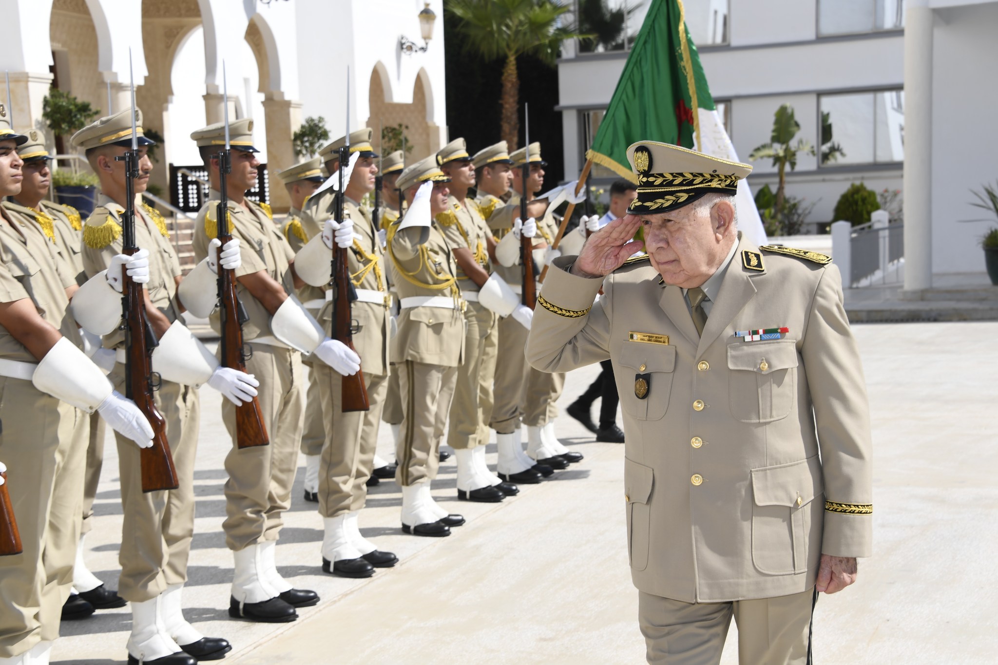 الفريق أول، الوزير المنتدب لدى وزير الدفاع الوطني، رئيس أركان الجيش الوطني الش