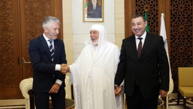 وزير الداخلية الإسباني يزور جامع الجزائر