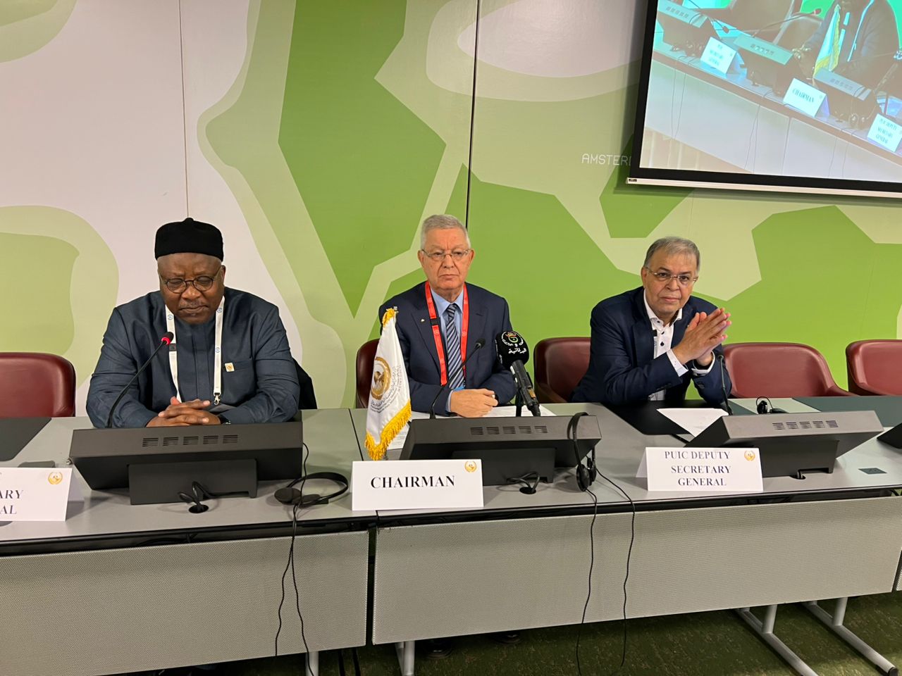 رئيس مجلس الأمة الجزائري عزوز ناصري يترأس اجتماعا تشاوريا