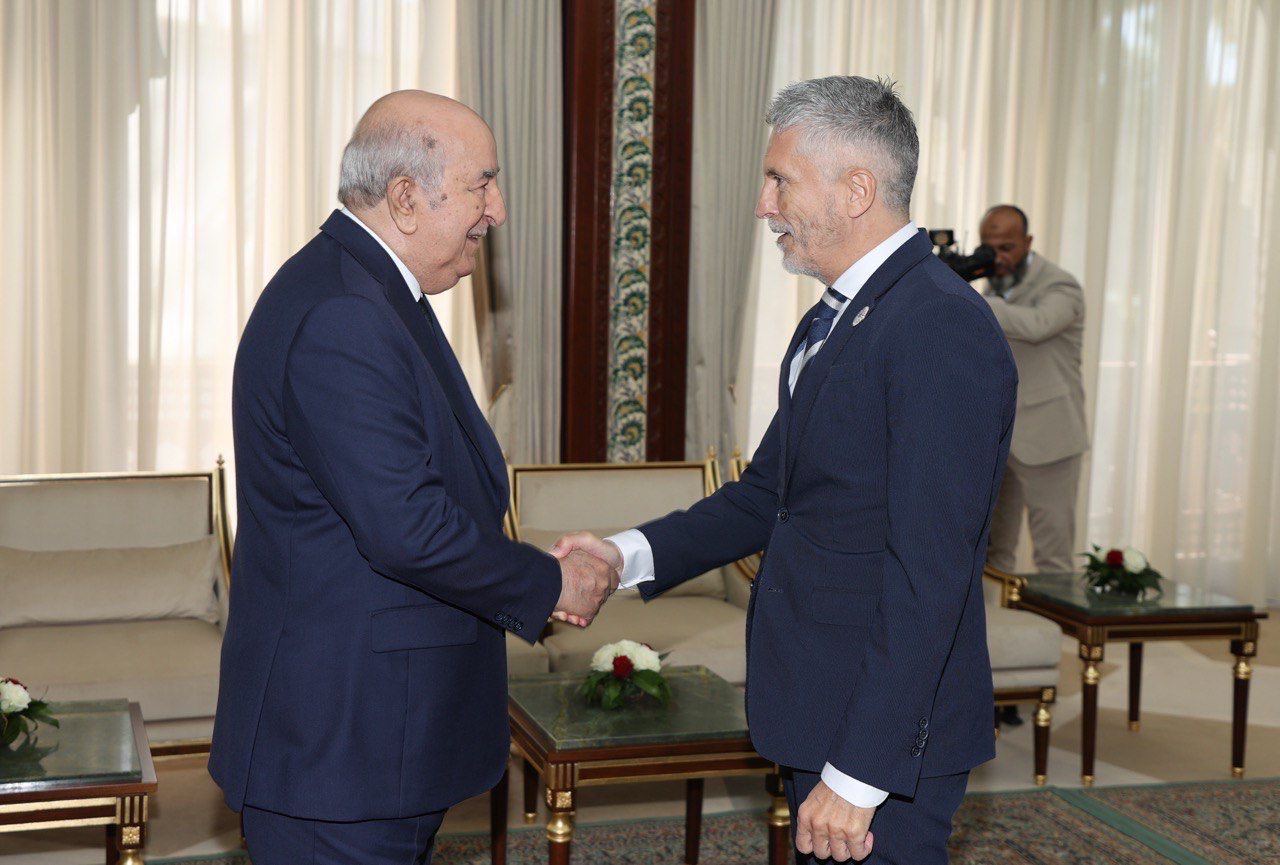 الرئيس الجزائري يستقبل وزير الداخلية الإسباني