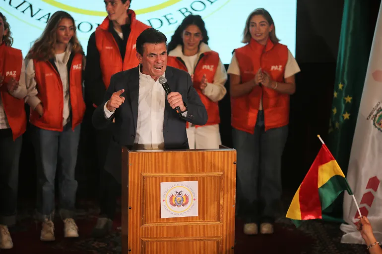 رودريغو باز يفوز برئاسة بوليفيا