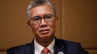 وزير الاستثمار والتجارة والصناعة الماليزي زفرول عزيز