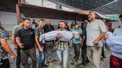 حصيلة الشهداء الذين وصلوا إلى مستشفيات القطاع منذ فجر الثلاثاء ارتفعت إلى 64 شهيداً