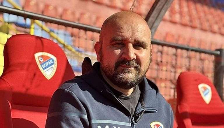 وفاة مدرب صربي