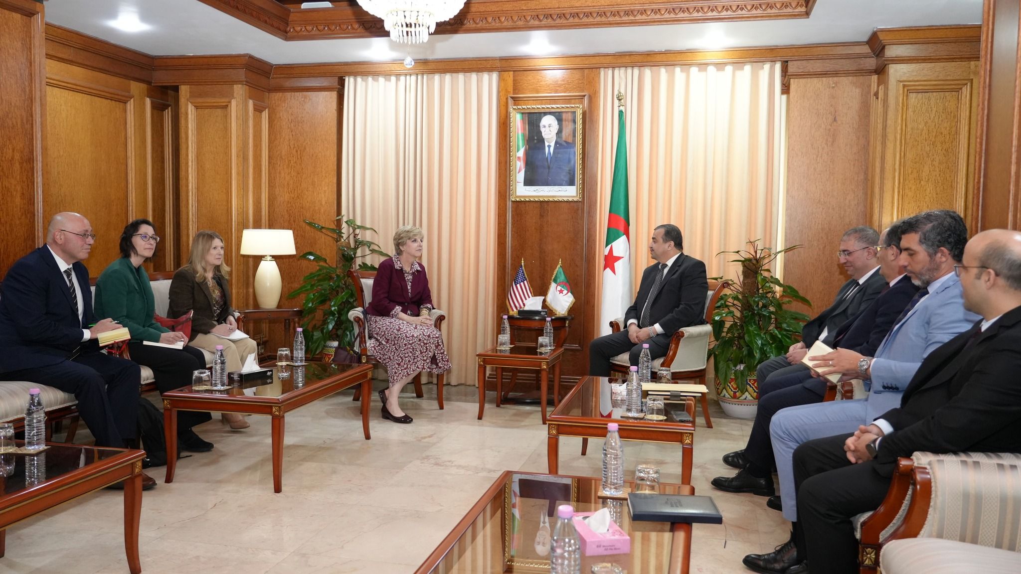 عرقاب يبحث آفاق تعزيز التعاون الثنائي مع سفيرة الولايات المتحدة الأمريكية بالجزائر