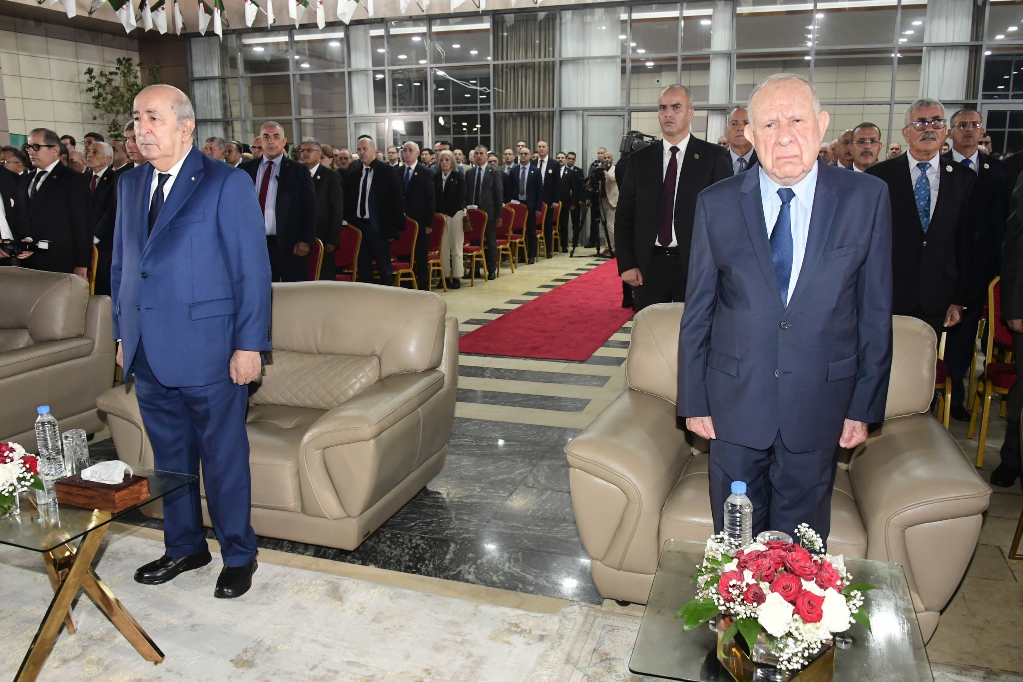 الرئيس الجزائري يترأس حفلا بالنادي الوطني للجيش بمناسبة الذكرى الـ 71 لاندلاع الثورة التحريرية المجيدة