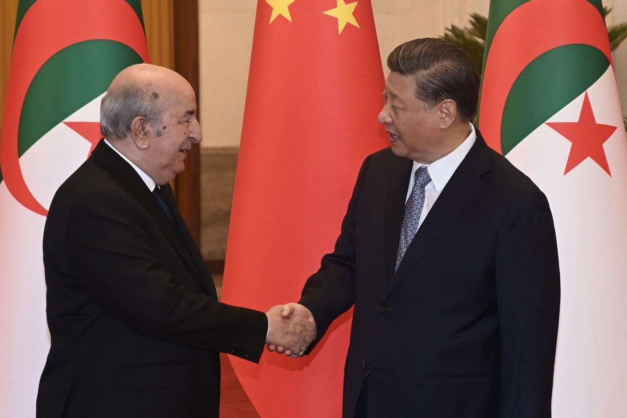 الرئيس الجزائري عبد المجيد تبون يتلقى تهنئة نظيره الصيني