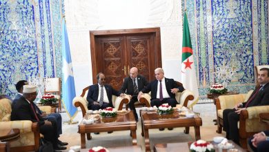 رئيس الصومال يحل بالجزائر في زيارة رسمية