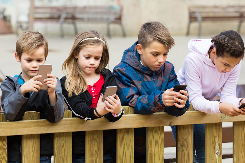 قلق بشأن تأثير منصات التواصل الاجتماعي على الأطفال