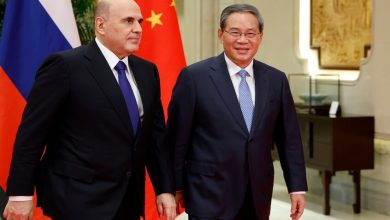 رئيس الوزراء الروسي يشرع في زيارة إلى الصين