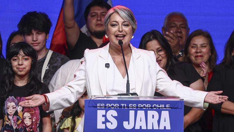 اليسارية جانيت خارا تتصدر الجولة الأولى من الانتخابات الرئاسية في تشيلي