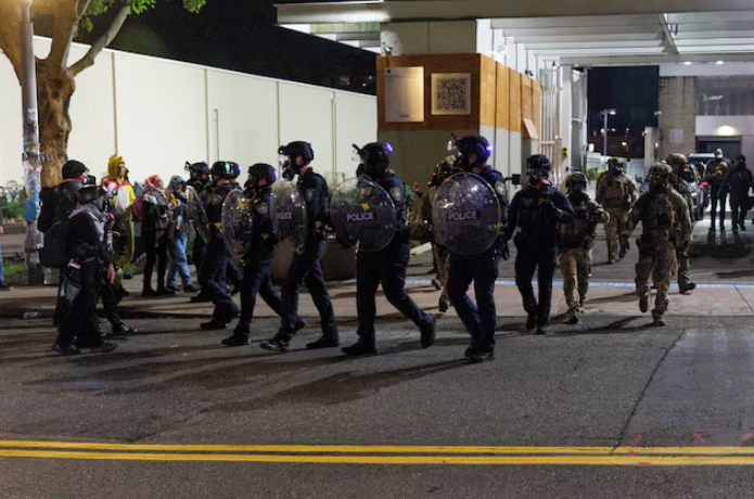 مداهمات أمنية في شارلوت الأمريكية