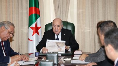 الرئيس الجزائري يترأس اجتماعا حول بعث الصناعة السينماتوغرافية