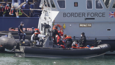 عودة قوارب المهاجرين عبر المانش تؤرق الحكومة البريطانية