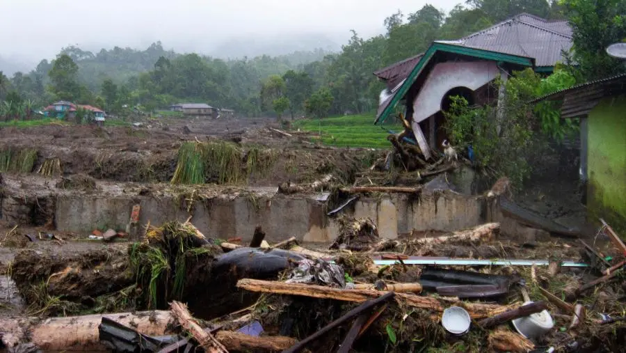 فيضانات مدمّرة في إندونيسيا
