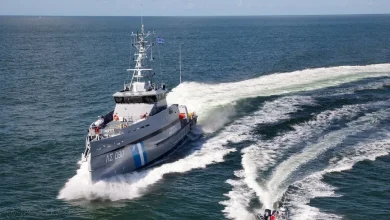 إنقاذ مئات المهاجرين قرب جزيرة كريت اليونانية