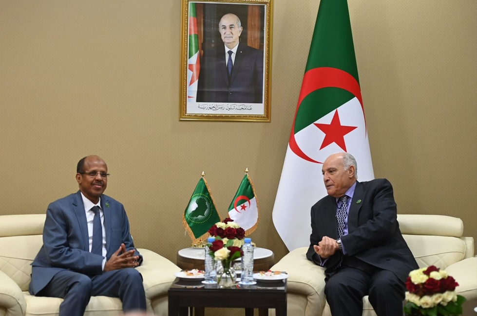 محادثات بين أحمد عطاف ومحمود علي يوسف